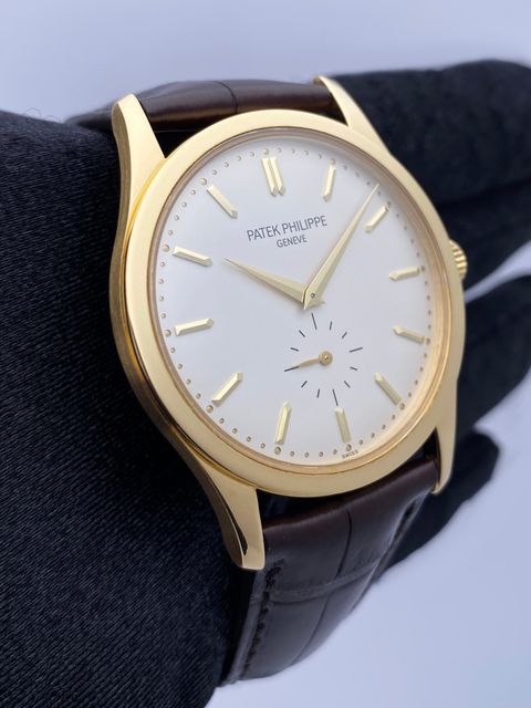 Patek Philippe Calatrava 5196J-001 Image 3